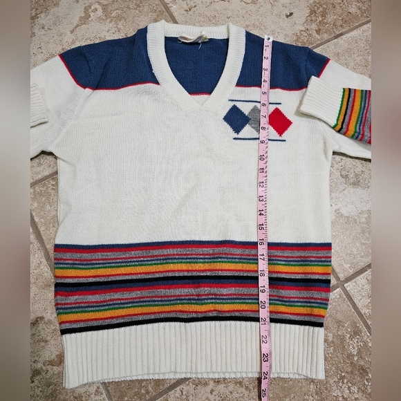 Vintage Jantzen M White Rainbow Stripe Argyle V Neck Sweater 80s Preppy Ski Knit - Picture 6 of 6